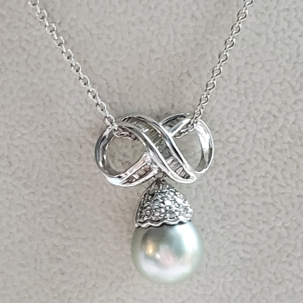 GIA Appraised 12.5MM Tahitian Pearl 18KT Baugette/Round Diamonds 16"